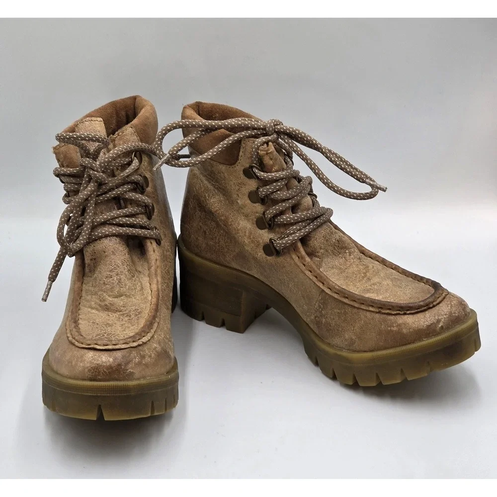 Diba True Womens Size 7.5 Prom Queen Tan Chucky Lug Sole Block Heel Ankle Boots
